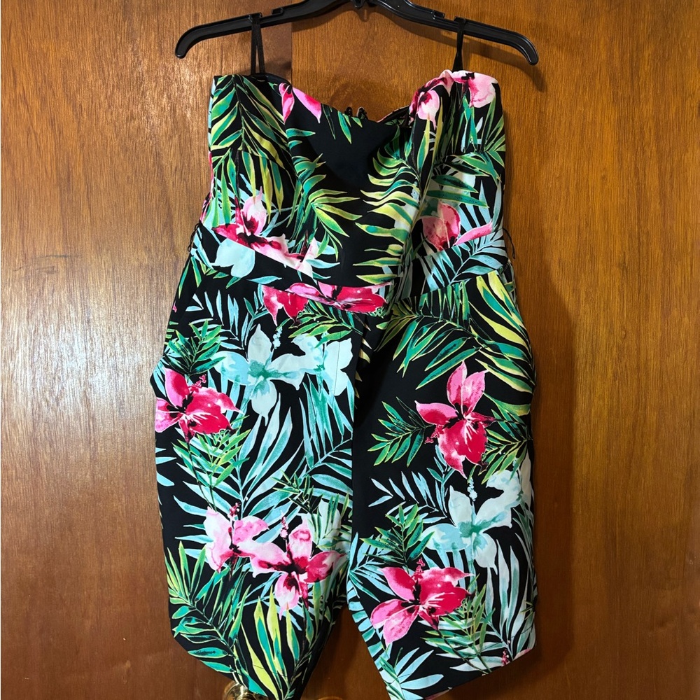 New York & Company Floral Strapless Romper NWOT